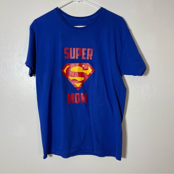 Fruit of the Loom, Super Mom Tshirt. Size Medium. Good used condition! - Picture 1 of 6